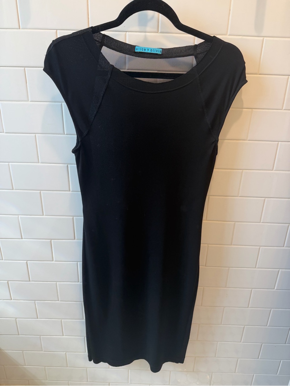 Alice + Olivia Black Cap-Sleeve Sheath Dress with Scoop Neck